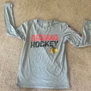 𝅺Chicago Blackhawks long sleeved shirt